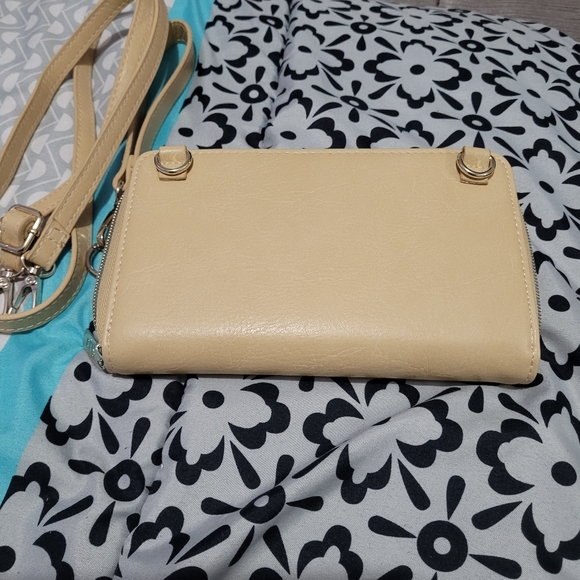 Béis RFID crossbody wallet - Picture 5 of 5